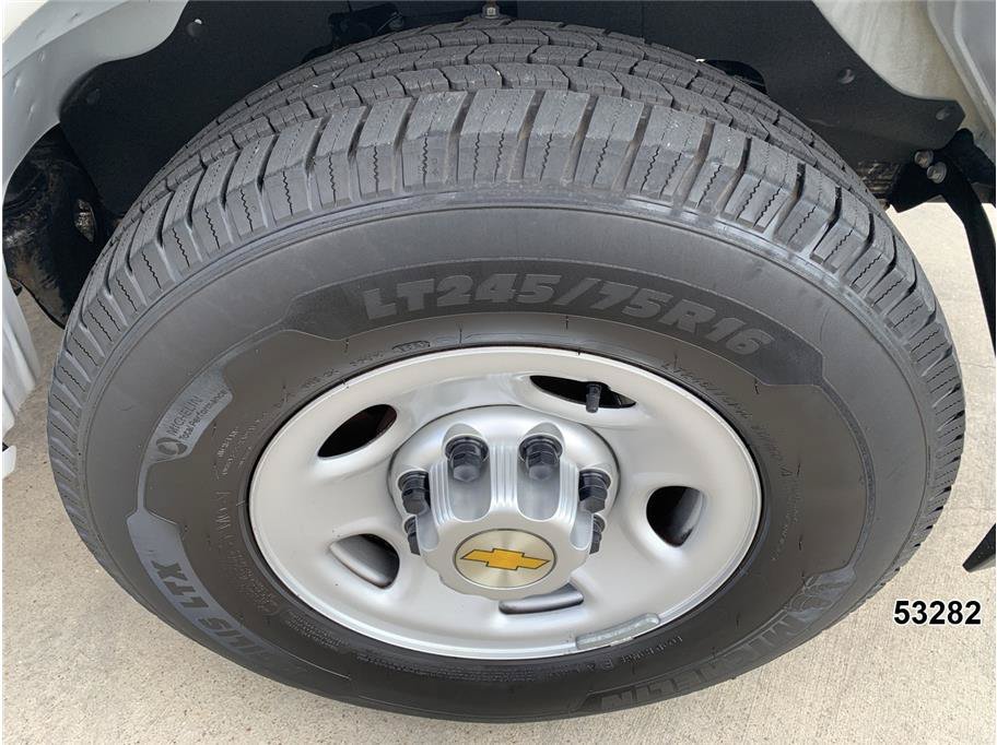 Used 2020 Chevrolet Express 2500 RWD image 22