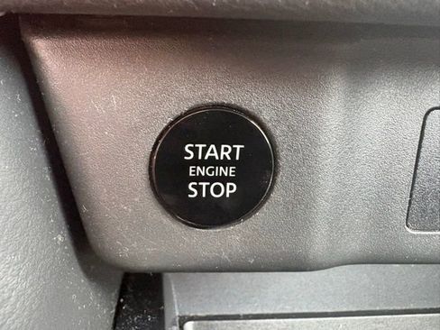 Used 2024 Nissan Rogue SV FWD image 22