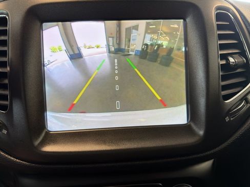 Used 2019 Jeep Compass Trailhawk AWD/4WD image 19