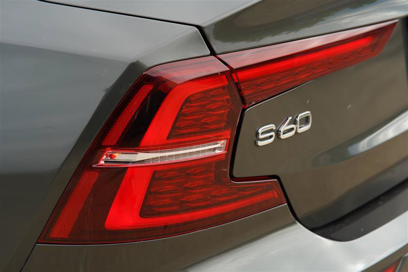 Used 2020 Volvo S60 T6 Momentum AWD/4WD image 35
