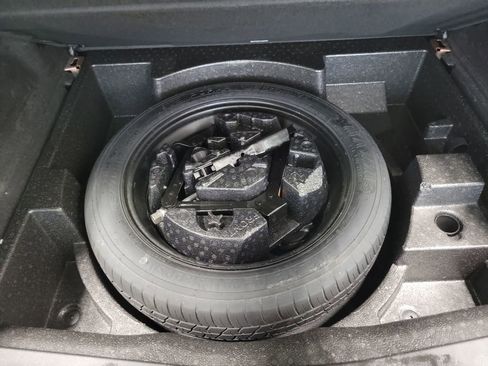 Used 2022 Buick Envision Essence w/ Safety Package image 11