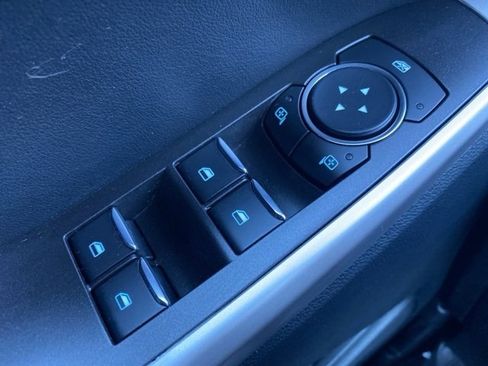 Certified 2023 Ford Explorer XLT w/ Class IV Trailer Tow Package image 19