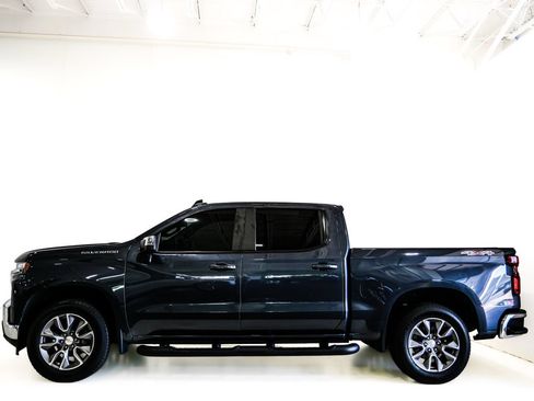 Used 2022 Chevrolet Silverado 1500 LT AWD/4WD image 4