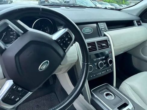 Used 2016 Land Rover Discovery Sport SE AWD/4WD image 15