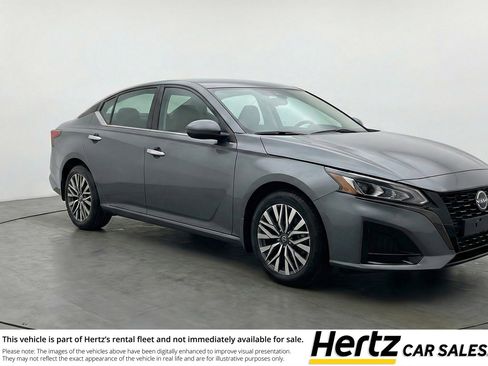 Used 2025 Nissan Altima 2.5 SV FWD image 1