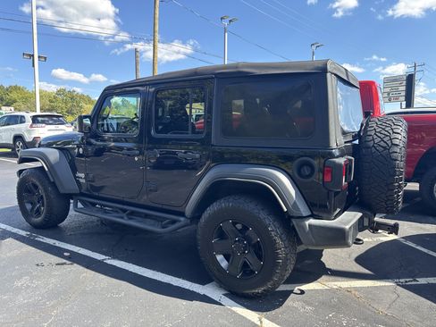 Used 2019 Jeep Wrangler Unlimited Sport image 4