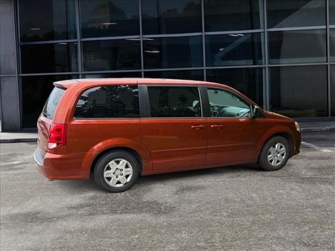 Used 2012 Dodge Grand Caravan SE FWD image 3