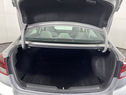 Used 2020 Hyundai Elantra SE FWD image 29