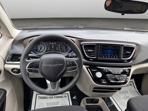 Used 2018 Chrysler Pacifica Touring Plus w/ Tire & Wheel Group image 28