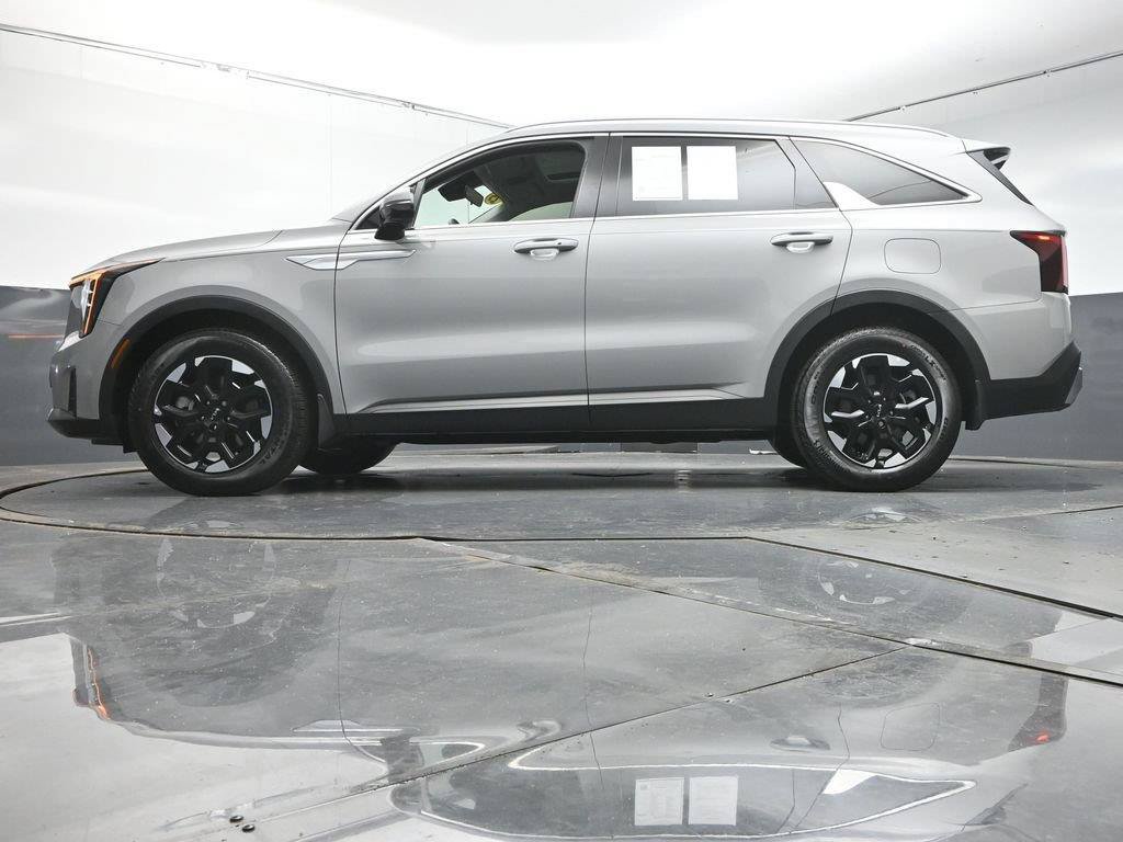 Used 2025 Kia Sorento S w/ Panoramic Sunroof Package FWD image 36