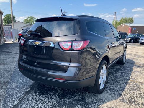 Used 2017 Chevrolet Traverse LT w/ Style and Technology Package AWD/4WD image 3
