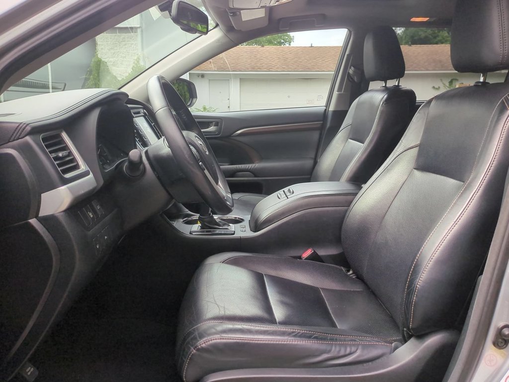 Used 2014 Toyota Highlander Limited AWD/4WD image 23