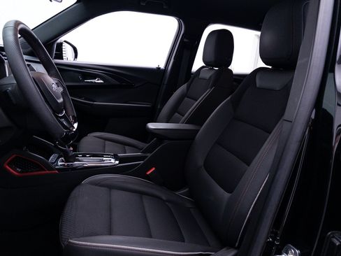 Used 2023 Chevrolet TrailBlazer RS FWD image 3