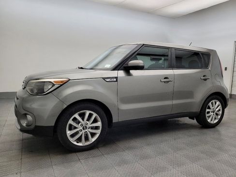 Used 2019 Kia Soul + image 2