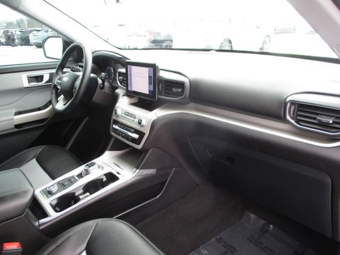 Used 2023 Ford Explorer XLT w/ Equipment Group 202A image 44