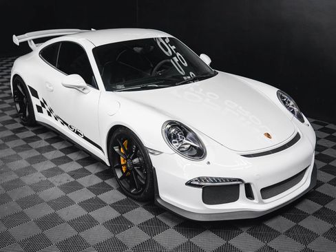 Used 2015 Porsche 911 GT3 RWD image 18