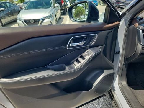 Certified 2023 Nissan Rogue Platinum w/ Platinum Premium Package FWD image 20