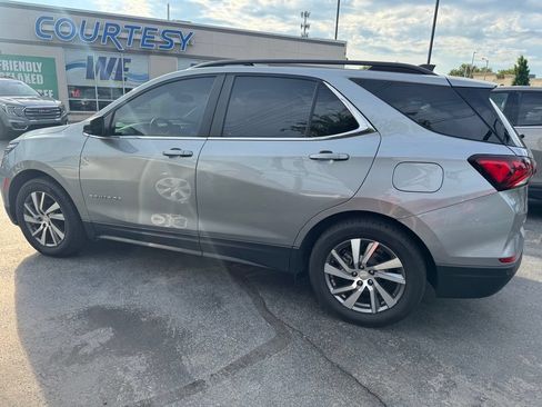 Used 2023 Chevrolet Equinox LT FWD image 2