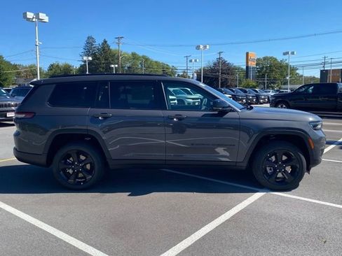 New 2025 Jeep Grand Cherokee L Limited w/ Luxury Tech Group II image 9