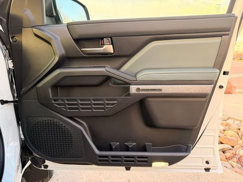 Used 2025 Toyota Tacoma Trailhunter image 26