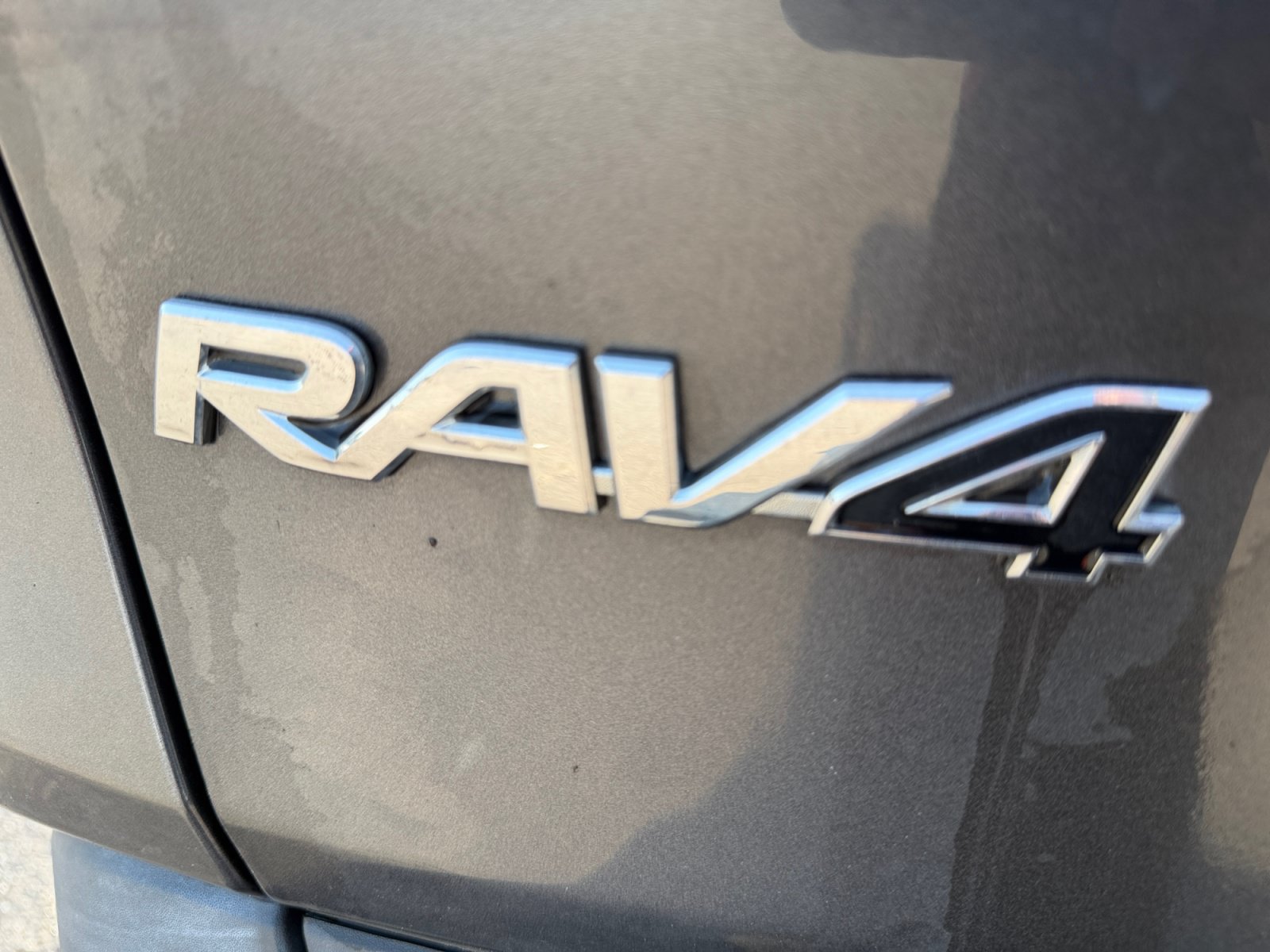 Used 2023 Toyota RAV4 LE AWD/4WD image 27