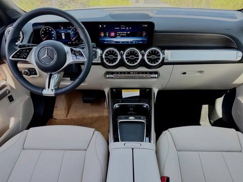 New 2026 Mercedes-Benz GLB 250 image 21