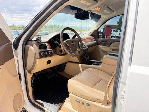 Used 2011 Chevrolet Silverado 2500 LTZ w/ LTZ Plus Package AWD/4WD image 25
