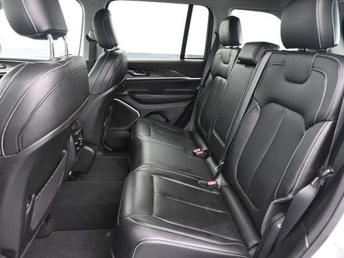 Used 2023 Jeep Grand Cherokee Limited AWD/4WD image 26