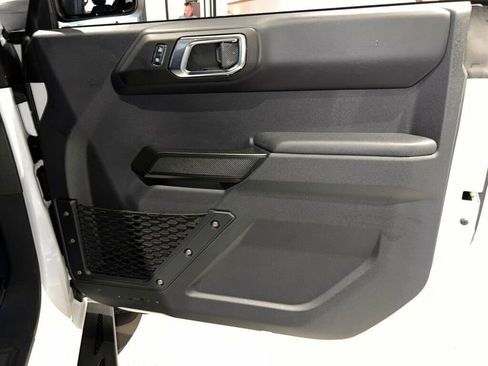 Used 2025 Ford Bronco Badlands image 32