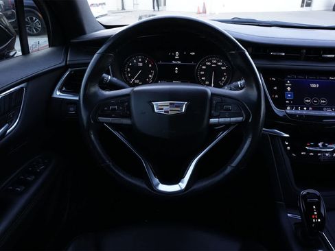 Used 2022 Cadillac XT6 Premium Luxury w/ Technology Package image 9