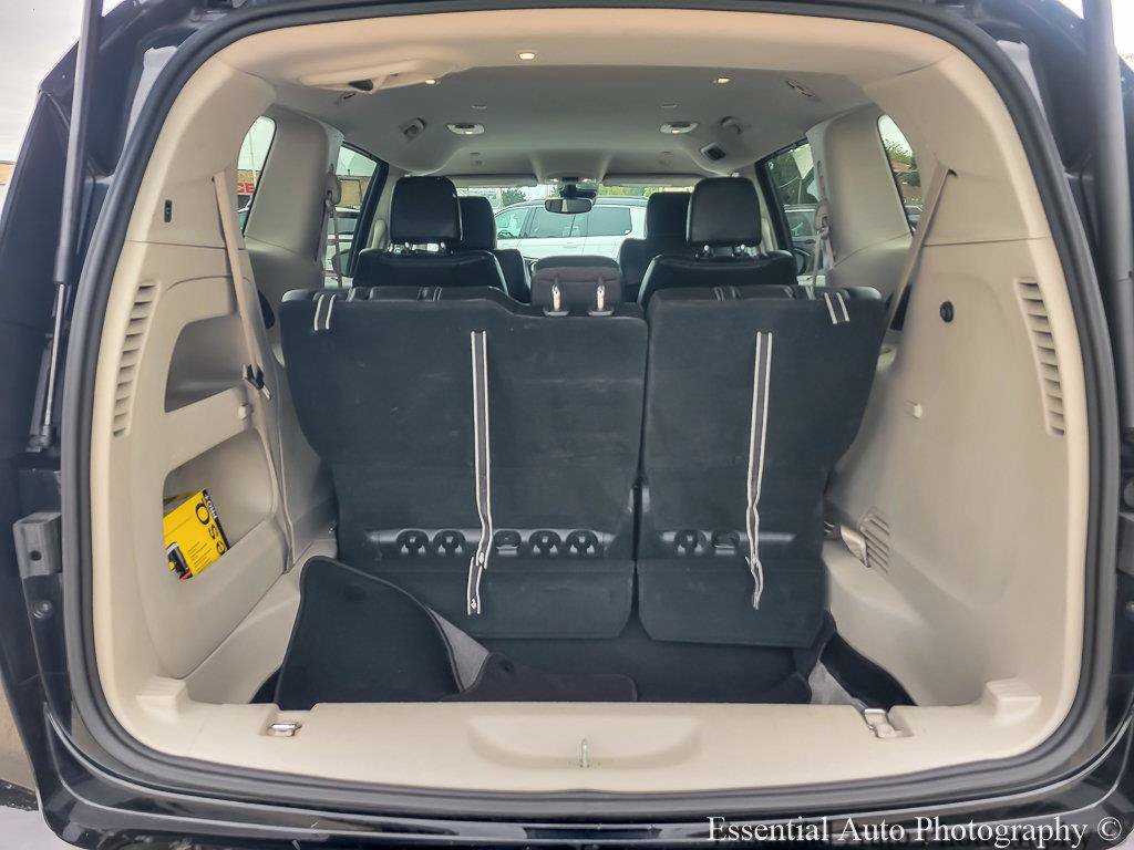 Used 2024 Chrysler Pacifica Touring-L FWD image 25