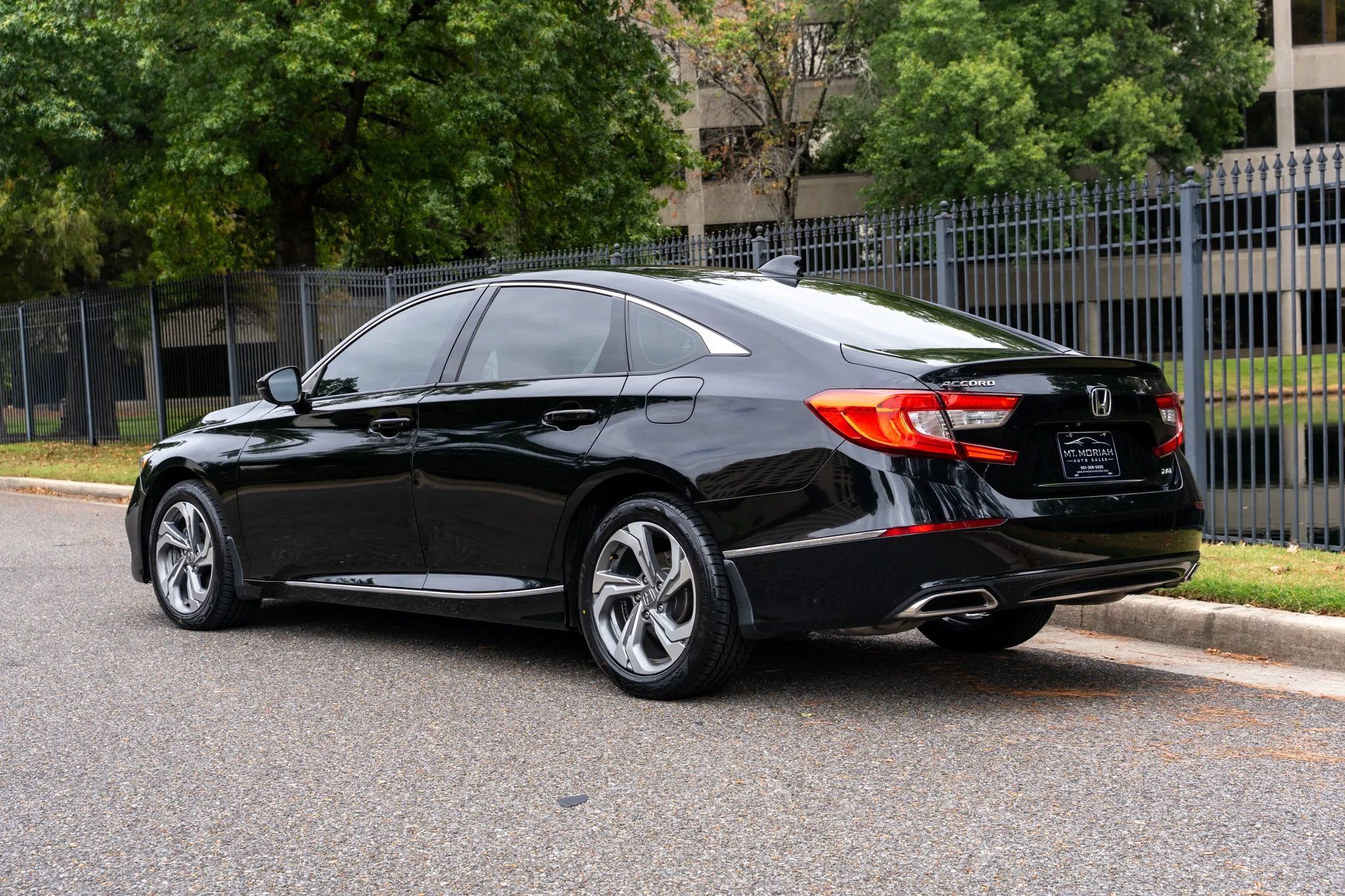 Used 2019 Honda Accord EX-L image 8