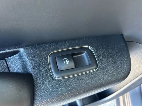 Used 2015 Chrysler 300 C image 22