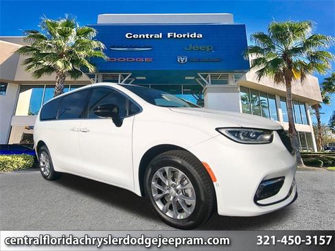 New 2026 Chrysler Pacifica Limited w/ Uconnect Theater Family Group image 1