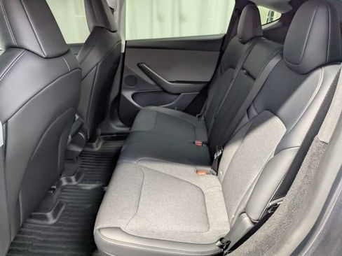 Used 2026 Tesla Model Y 2WD image 9