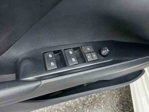 Used 2019 Toyota Camry SE image 23