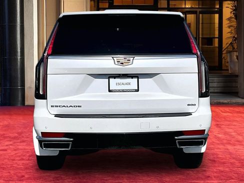 Used 2021 Cadillac Escalade Premium Luxury RWD image 5
