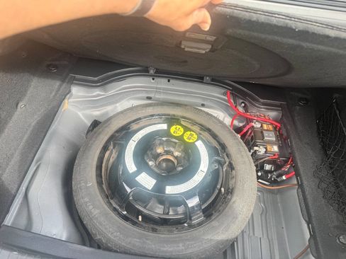 Used 2015 Mercedes-Benz E 350 E 350 4MATIC AWD 4dr Sedan w/ Premium 1 Package image 34