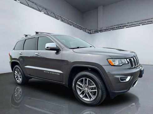 Used 2017 Jeep Grand Cherokee Limited AWD/4WD image 9