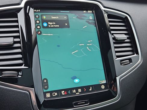 Used 2024 Volvo XC90 B5 Plus image 10