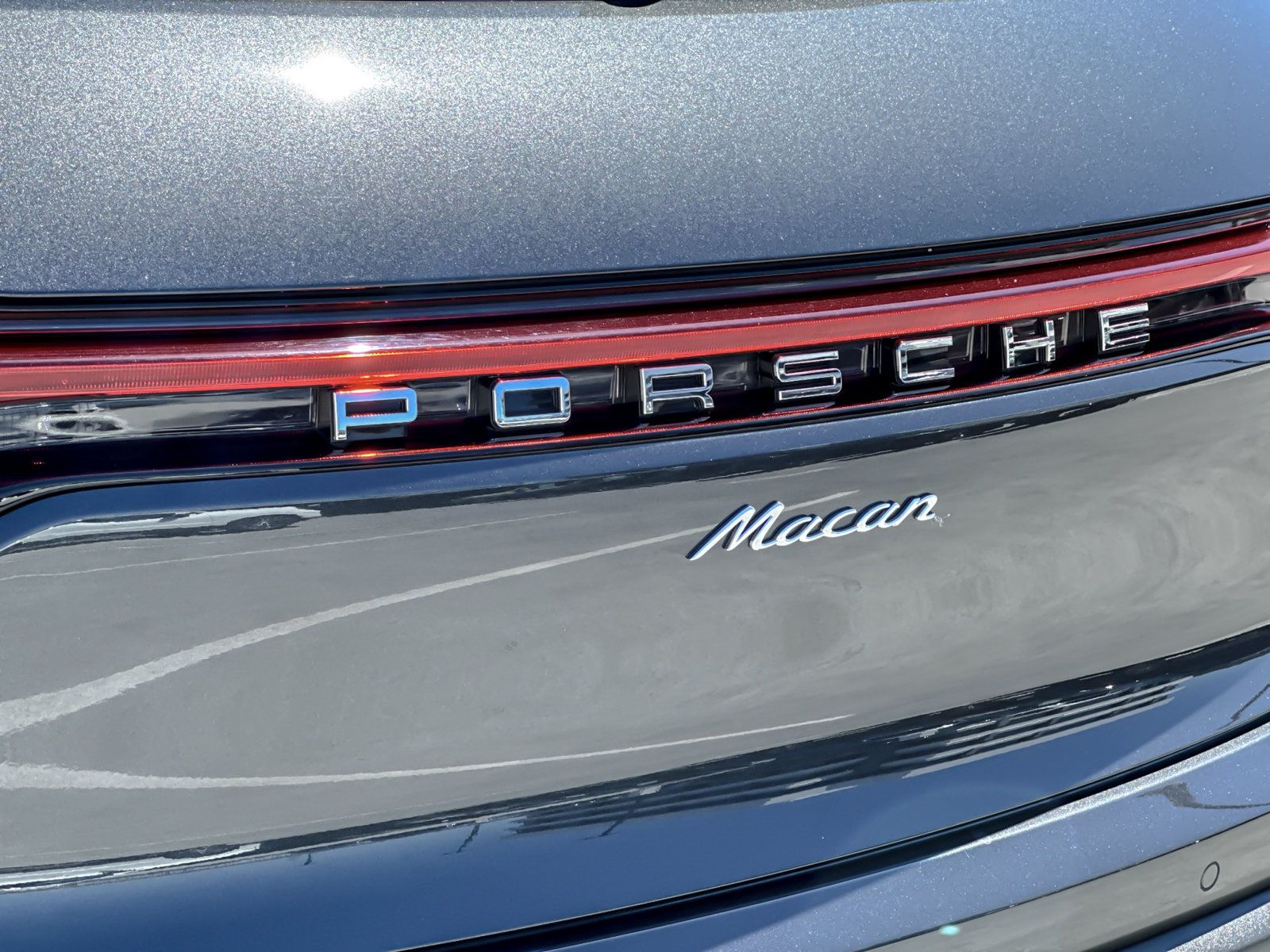 Certified 2026 Porsche Macan AWD/4WD image 28