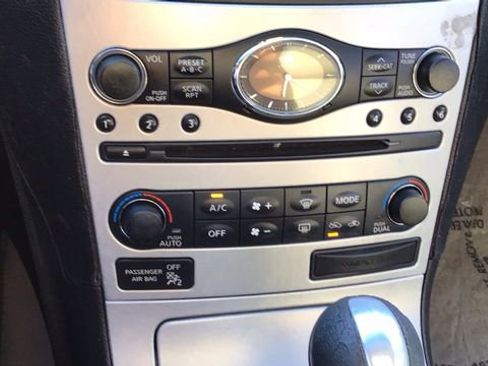Used 2009 INFINITI G37 Journey w/ Premium Pkg image 22