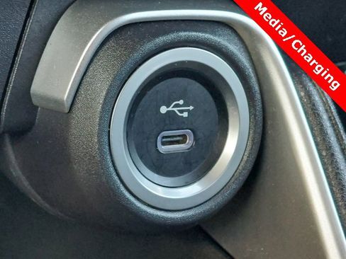 Used 2025 Toyota Grand Highlander XLE image 25