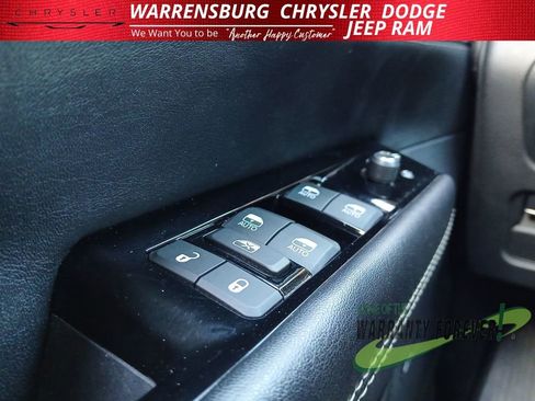 Used 2024 Jeep Wagoneer L Series II w/ Flexible Seating Group image 31