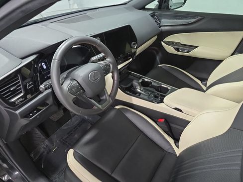Used 2024 Lexus NX 250 FWD image 4