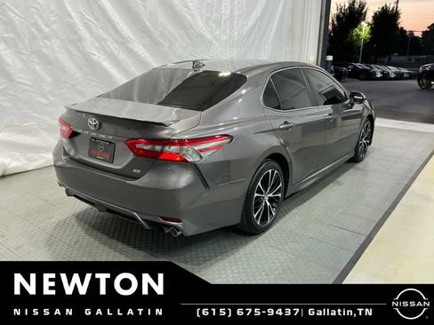 Used 2018 Toyota Camry SE w/ Audio Package FWD image 10