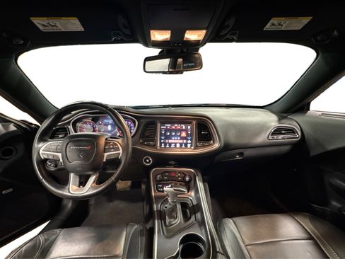 Used 2015 Dodge Challenger SXT Plus image 40