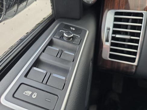 Used 2013 Land Rover Range Rover HSE image 45