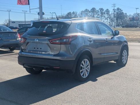 Used 2022 Nissan Rogue Sport SV image 3