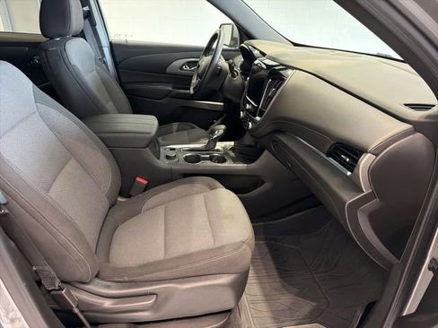 Used 2023 Chevrolet Traverse LT FWD image 13